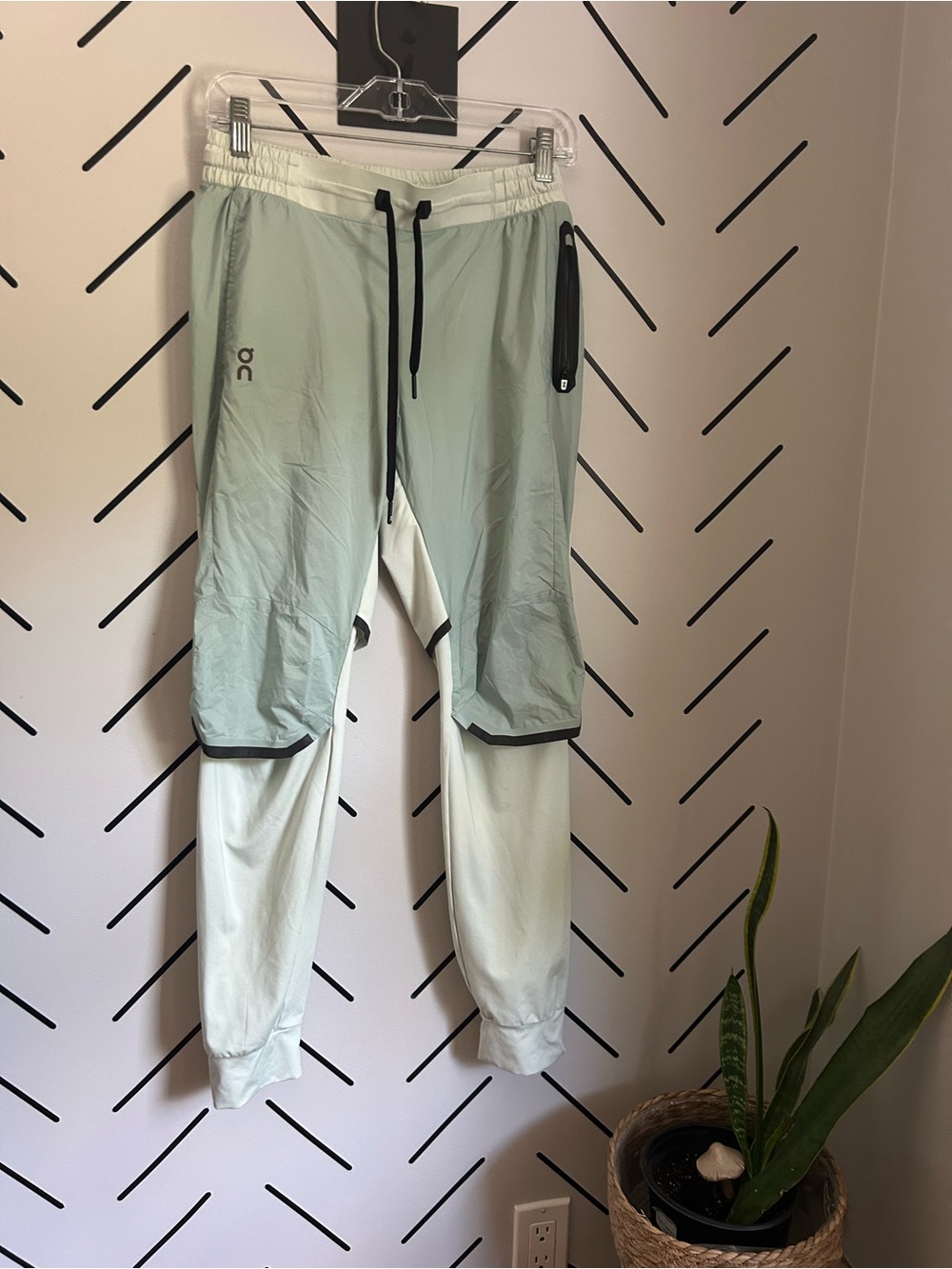 On Running Women's Running Pants lightweight